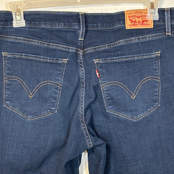 Levi's Classic Bootcut Blue Jeans Women’s Size 12 Dark Wash Zipper Fly Mid Rise - Picture 5 of 13
